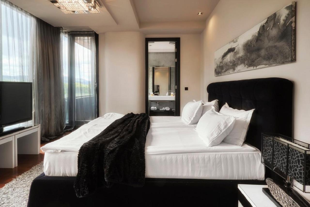 Hotel Emirates Σόφια Εξωτερικό φωτογραφία